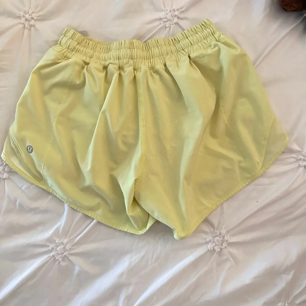 Hotty Hot Low-Rise Lined Short 4" - Picture 2 of 2